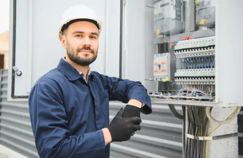 WissensWert | Kostenfreies Webinar: Von der Steckdose bis zur Schaltanlage - Elektroorganisation ohne Risiko